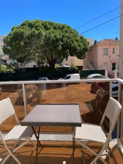 Studio climatisé avec balcon à 10 mn des plages - Saint-Raphaël - 2