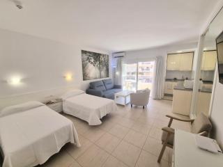 PYR Beach and Pool Studio II - Fuengirola - 0