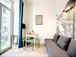 All new charming 1br hyper centre with balcony and AC - 4