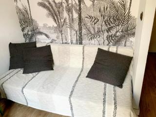 All new charming 1br hyper centre with balcony and AC - 5