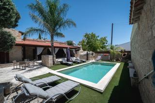 Hubstay - To Palati Villa with Private Pool Anogyra - Anogyra - 9