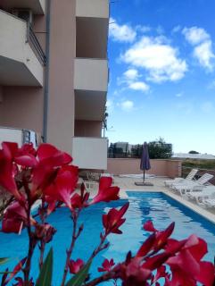 Sea view apartment with swimming pool near beach - 0