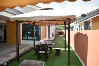 Dj Impiana Homestay - Private Kids Pool - Kampung Raja - 4