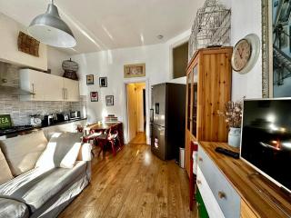 Ground Floor Apartment Sleeps 4, London Zone 2 Close to Central Victoria Line - London - 9