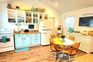 Cottage lake view with Deck and BBQ Grill - - 7