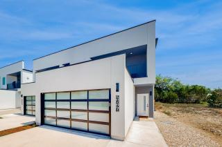 Lago Vista Hideaway - 0