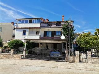 Apartments Anić - Novigrad - 0