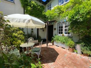 Cedra Cottage - Vintage Country Hideaway - 7