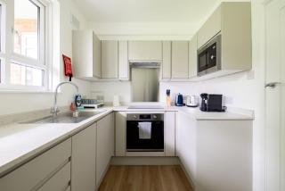 PenthouseStays Wimbledon - Chic 2 Bedroom King Bed Apartment with Balcony - 2 mins from Wimbledon Tennis Club and Museum - AELTC - Londra - 8