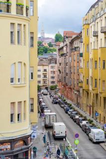 J Home - Designer Apartment near Buda Castle - Sleeps 6 - 12 with next door - 7