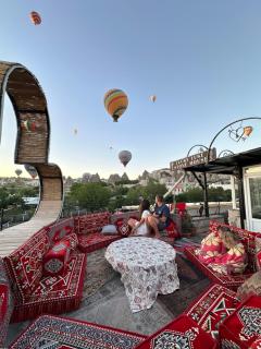 Lucky Luke Stone House - 4