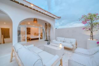 Villa MYKONIAN - NEW Modern Concept & Luxury 3BR - Central Canggu Beach - Canggu - 6