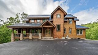 Escape to All Inn A Luxurious 6 King Bedroom Cabin with an indoor pool theater and game rooms - Sevierville - 0