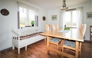 Stunning Home In Lidhult With Wifi - 6