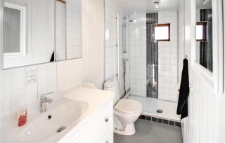 3 Bedroom Lovely Home In Hishult - Hishult - 3