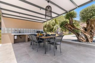 Luxury Waterfalls Villa Nidri Privet Pool Jaccuzi - Nydri - 5