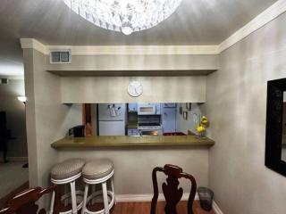 Las Sombras #302 Stylish condo, Pool, close to Airport, NE Hosp, Fort SH, Randall AFB - San Antonio - 6