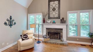 Cozy 5BR Escape: Games Room, Grill, Near Hiking - Marietta - 9