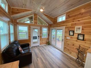 Beautiful Tiny Home Cabin perfect for families! - Jonah - 1
