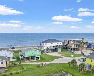 Beachfront Hideaway - Galveston - 9