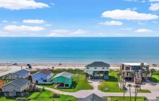 Beachfront Hideaway - Galveston - 3