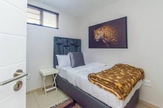 Bukkies loft place - Sandton - 5