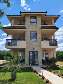 Apartmani Nataly M - Veliko Gradište - 0