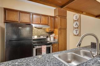 Las Sombras #1207 Stylish condo Pool close to NE Hosp, Airport, Fort SH, Randall AFB - San Antonio - 5