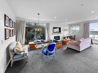 Murrays Gem l Modern 4bed Stunner l Sea View & Spa! - Auckland - 4