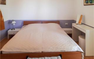 2 Bedroom Lovely Apartment In Mali Iz - 3