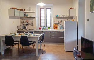 2 Bedroom Lovely Apartment In Mali Iz - 2