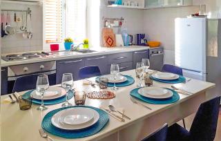 2 Bedroom Lovely Apartment In Mali Iz - 1