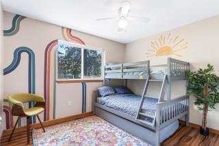 Spacious home, gameroom, 9mi GEG, 5mi downtown, 5mi to hospitals, close to all universities - 9