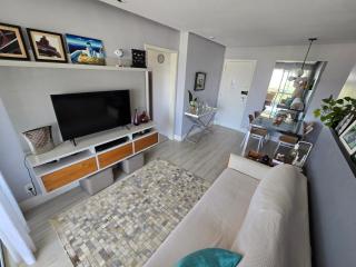 2 qrts Barra varanda vista pro mar, ar condicionado, estacionamento privativo, parquinho, piscina infantil e adulto, portaria 24hrs, self checkin, indicado pra família c crianças, casais e hóspedes a trabalho - 3