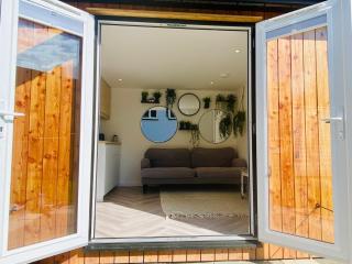 Garden Cabin with kitchenette - Brighton & Hove - 2
