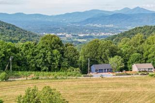 The Getaway Lodge in the Blue Ridge Mountains near Roanoke & Bedford - 0