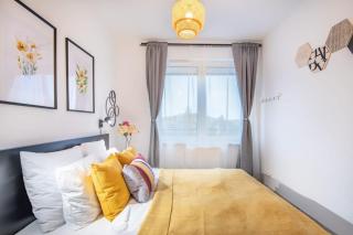 Modern bright central place with terrace - 7