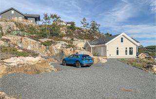 Beautiful Home In Risør With Kitchen - 1