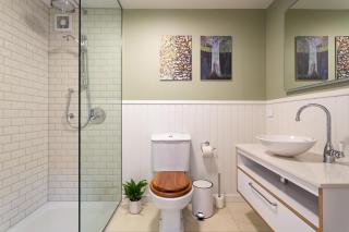 Stunning Self-contained Apartment - 3