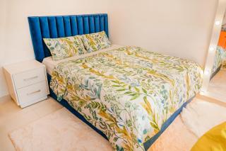 Fairway Velvet Vista 3 Bedroom Apartment with Pool and Gym - 3