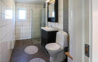 Beautiful Home In Löttorp With Wifi - Löttorp - 2