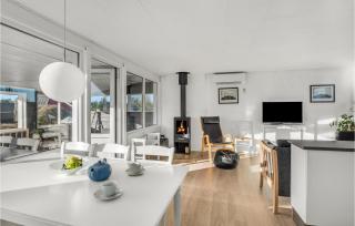 Beautiful Home In Hvide Sande With Wifi - 8