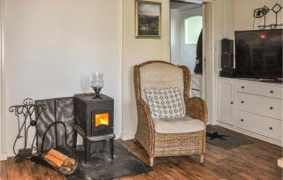 3 Bedroom Gorgeous Home In Tobyn - 5