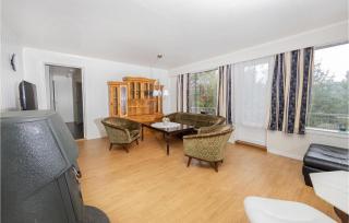 5 Bedroom Pet Friendly Home In Vestnes - 2