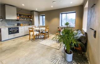 Cozy Home In Vallda With Kitchen - Vallda - 8