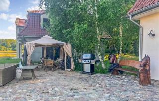 Amazing Home In Gniewino With Kitchen - 9