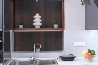 Vp & Lo 1 Residence - - 9