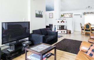 5 Bedroom Lovely Home In Kleppe - Orre - 8