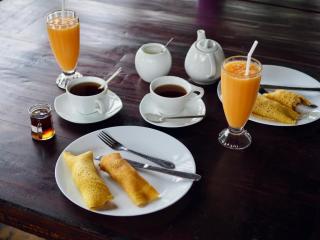 Bay Dreams Beach Hotel & Surf Camp - 8