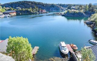 2 Bedroom Cozy Home In Hauglandshella - 9